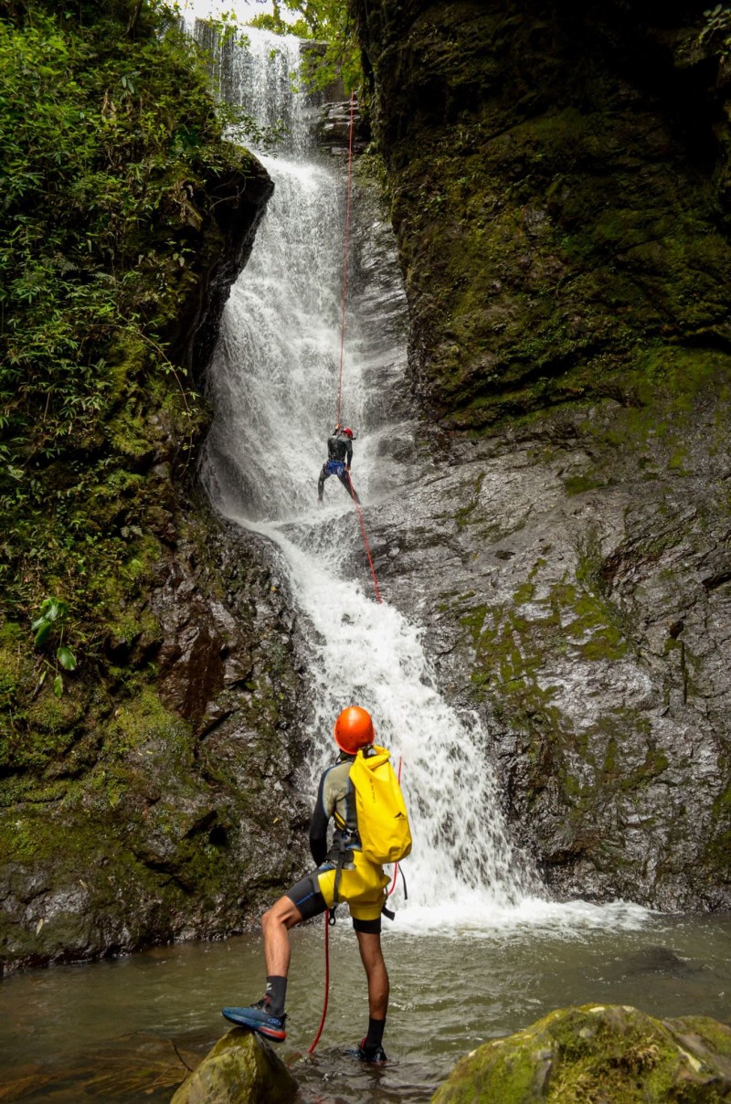 Rapel na Cachoeira Magia das Águas 1